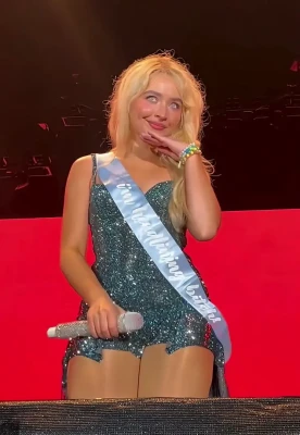sabrinacarpenter - Pics with beauty @subilarch :) Videos coming to both of our onlyfans