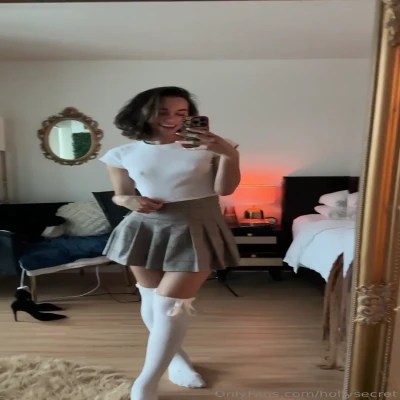 hollysecret - I look like a southern girl next door in this dress. So innocent on