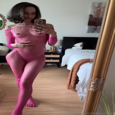 hollysecret - This body can be your playground.