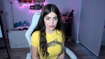alina.rose9 - @ggboyfeet footjob me