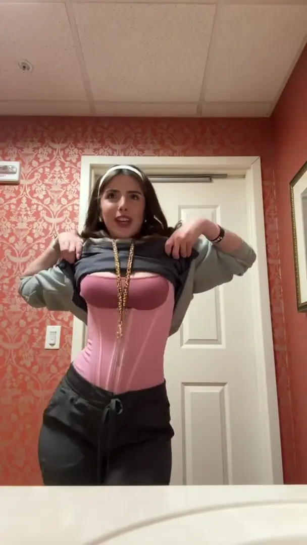 mya.merc - D..VA spread!! 💕😘 How many of you would still be interested in