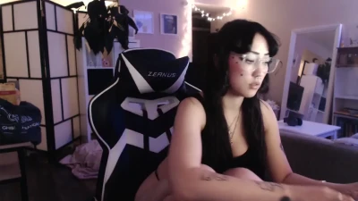 heyeunhae - La Gamer se pone cochina por las noches 🔥  ¿Y tú te pones