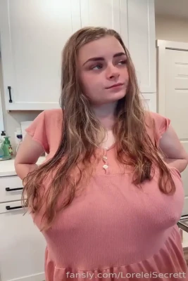 loreleisecrett - I’m having a no make up , pjs on kinda day , who wants to see ?