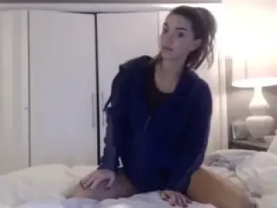nikiskyler - I'M SO SOAKED that I had to take my panties off 💦 My clit is