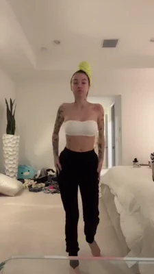 bhadbhabie - someone called me sunshine today so i took a pretty picture in the