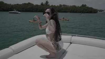 bhadbhabie - Check your message to see something more