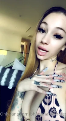 bhadbhabie - Can I ride your face with my pussy? 👉👈🥵  Playing with my