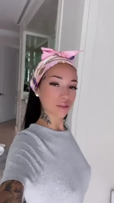 bhadbhabie - Some commotion for the dress please 🥳🤌🏻 this set is all legs