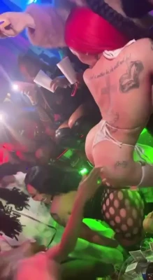 bhadbhabie - I only wear perfume to bed