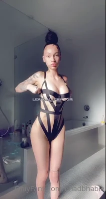 bhadbhabie - I'm always trying to put stuff in my butt