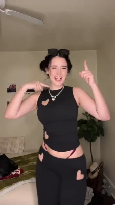 hotblockchain - Just my typical pose in front of the internet and my