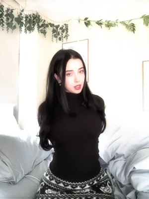 hotblockchain - just look at her 🤩😍