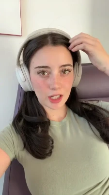 hotblockchain - Repost because fuuuck my tits look good 🥺😌💖😍