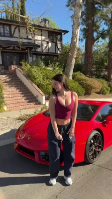 hotblockchain - just being a slutty housewife 😳