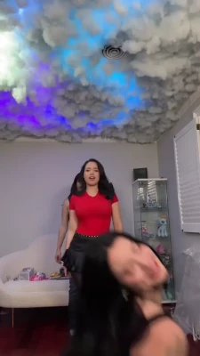hotblockchain - My man isn't home right now.. Will you keep me company?