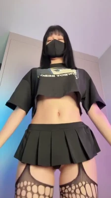 brattyluna - would you lick the sweat from my tits baby? 🤭