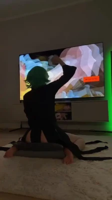 brattyluna - Side boob and feet