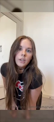 leximarvel - My skirt is a bit too short