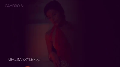 skylerlo - Reminiscing on the delicious apple & cinnamon cake I baked last