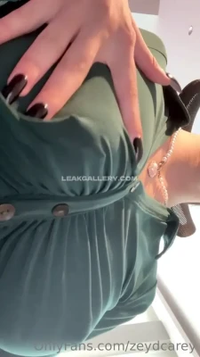 zeydcarey - Stretch that pussy out with your cock