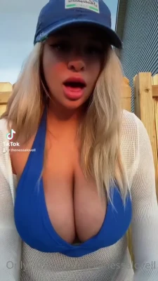 thevanessalovell - Would you let me save your day 😏💦