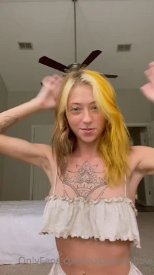 liz__rainbow - can we fuck on the table? 😈💦
