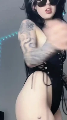 kittyskulll - I got the Calvins on today ^_^