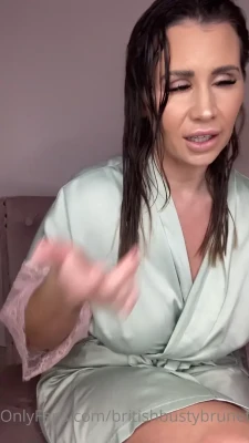 bustylottie - Little peak at the new vid 🥰
