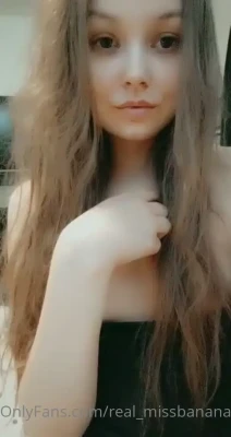 real_missbanana - So I'm setting a second dildo just now - I've had notes of interest