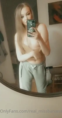 real_missbanana - Would you stop and try and grab my attention if you see me with my