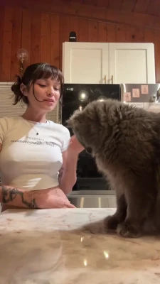 madiiiissonnn - Morning Titty Flash!