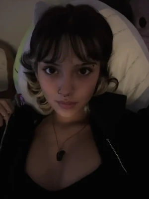 madiiiissonnn - Do you like hot buns?😏🍑