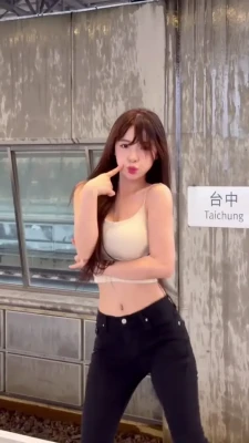 le_dahye - Need a fun and slutty secretary at your office baby? 😜