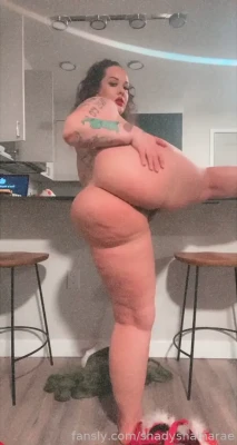 shadyshainarae - Before the breakfast 😏