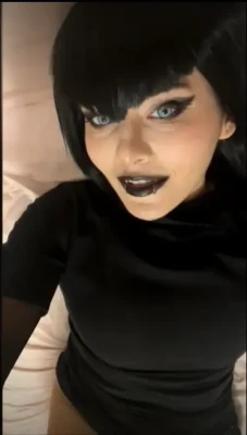 luciilexss - Whats your fav color on me? 🙈