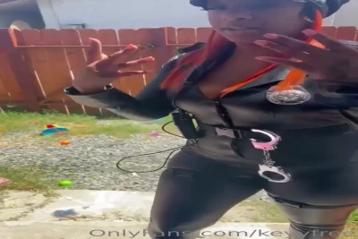 keykrackinass - Come massage my tits!