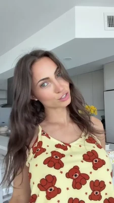 officialannalouise - I’m a cat🐱 meow 👅