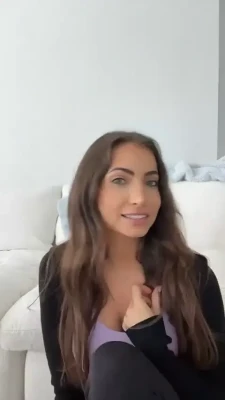 officialannalouise - Let me squeeze your head between my thick thighs 🥵