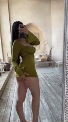 alina_becker - Being naughty at the gym showers