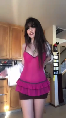 k4yt33 - Masturbating to a clip a fan shot for me. I will pick one fan video a