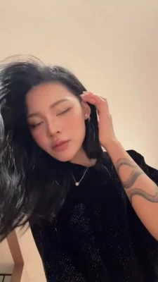 velvetxrose - Squeaky clean 🚿