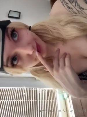 astasiangel - Would you let me crush you with my thighs