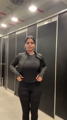 yourstrulyanushkaa - My pussy needs attention...