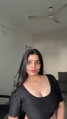 yourstrulyanushkaa - My body is always adorned to draw you in for worship.