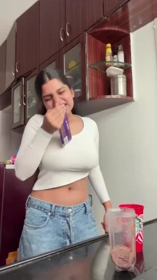 yourstrulyanushkaa - This whole video. Is literal fire. Tell me it isn’t. TIP THIS VIDEO