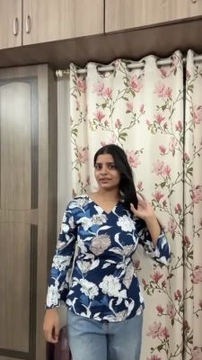 yourstrulyanushkaa - Morning stretch🥵