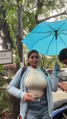 yourstrulyanushkaa - are you helping mommy?