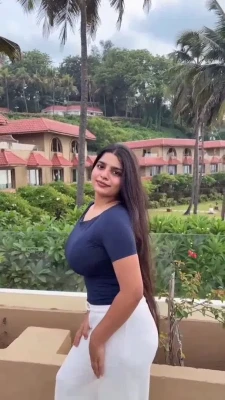 yourstrulyanushkaa - new video from the archive
