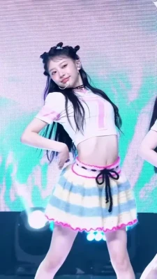 illit_official - Play with my ears and my boobies please :3 Brinca com as minhas