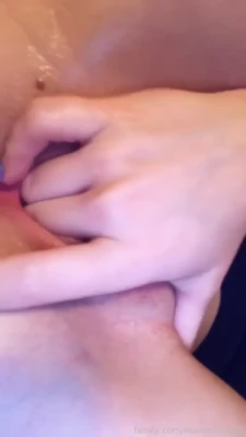 mommymadiii - Place all the anal pearls in the buttocks.